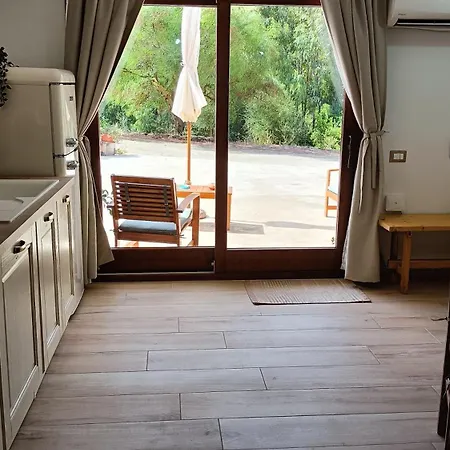Taverna Andrea, Residenza Privata *